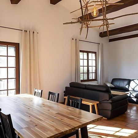 Mas Provencal De 120M2 En Camargue, Avec Piscine Et Parking Inclus, Ideal Pour Des Vacances Arles Ngoại thất bức ảnh