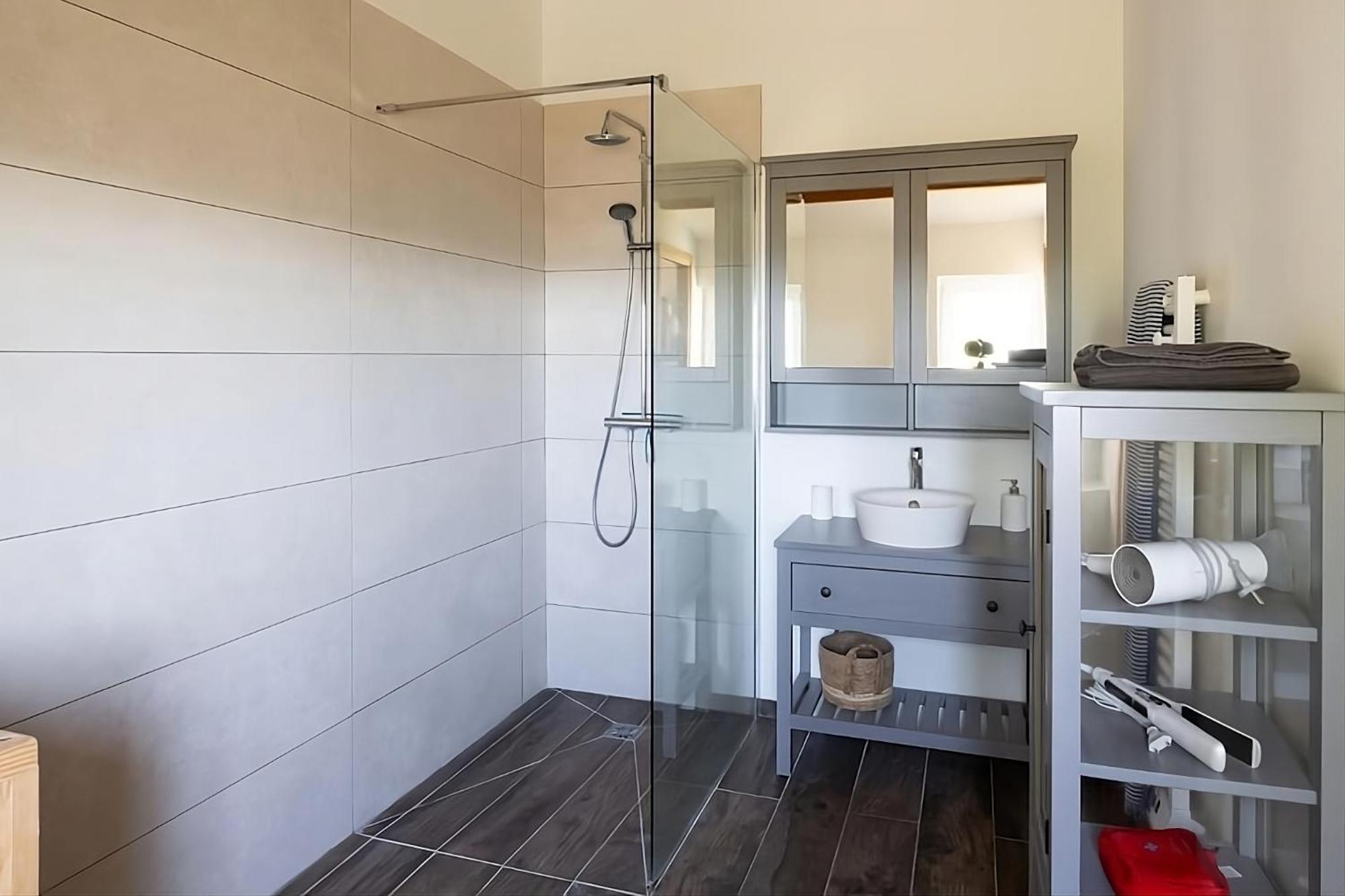Mas Provencal De 120M2 En Camargue, Avec Piscine Et Parking Inclus, Ideal Pour Des Vacances Arles Ngoại thất bức ảnh