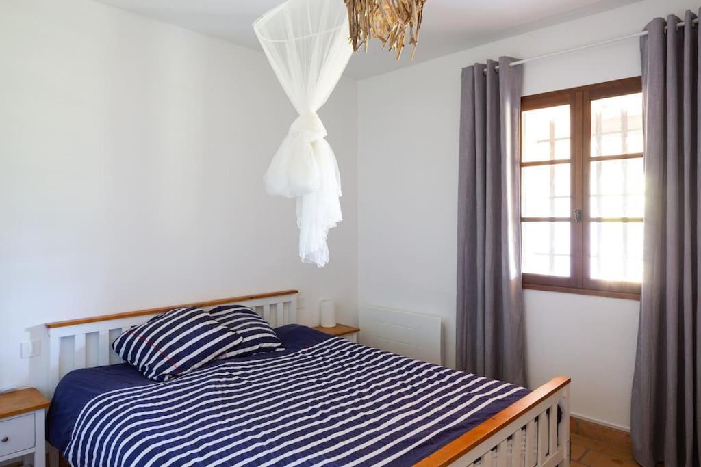 Mas Provencal De 120M2 En Camargue, Avec Piscine Et Parking Inclus, Ideal Pour Des Vacances Arles Ngoại thất bức ảnh