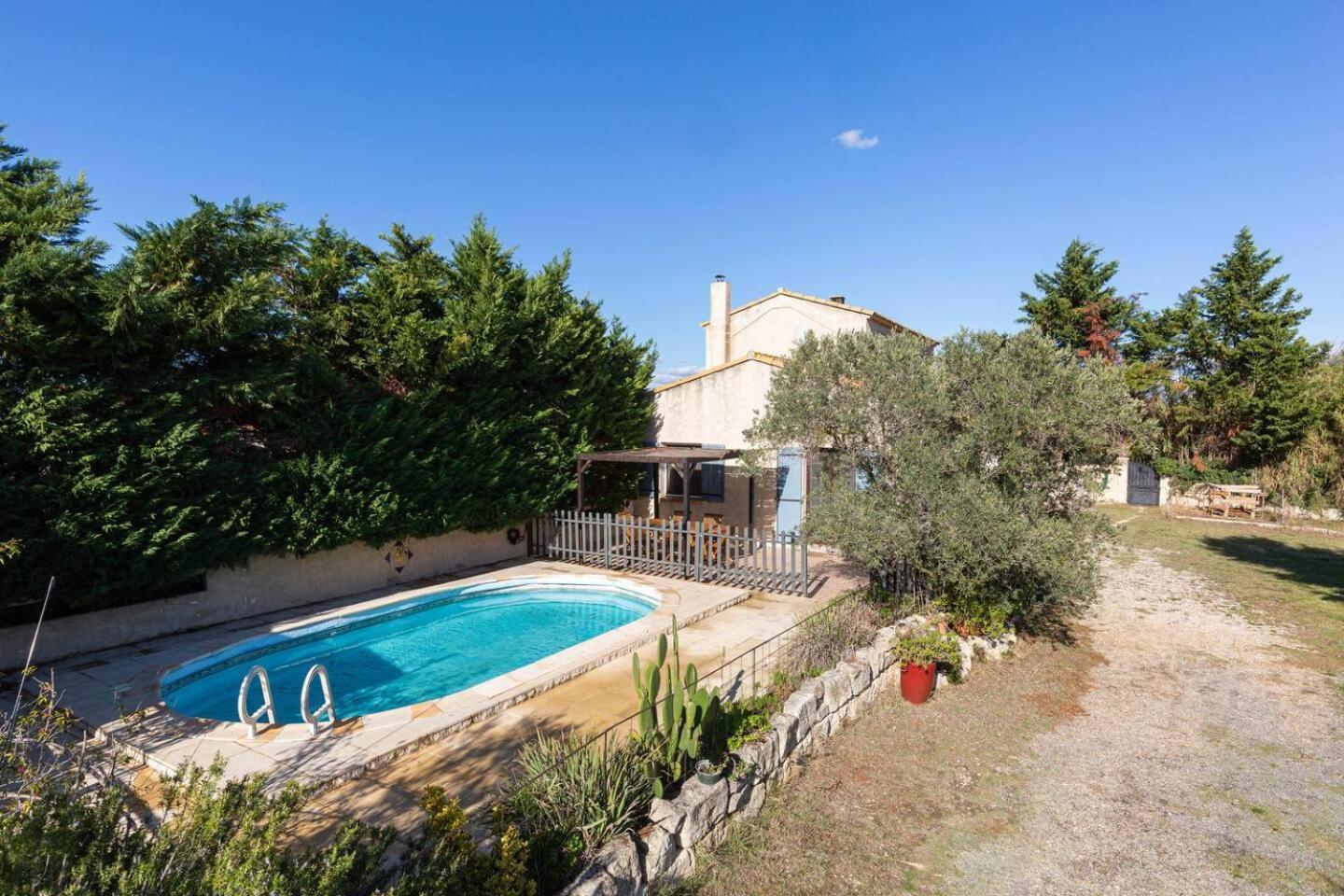 Mas Provencal De 120M2 En Camargue, Avec Piscine Et Parking Inclus, Ideal Pour Des Vacances Arles Ngoại thất bức ảnh