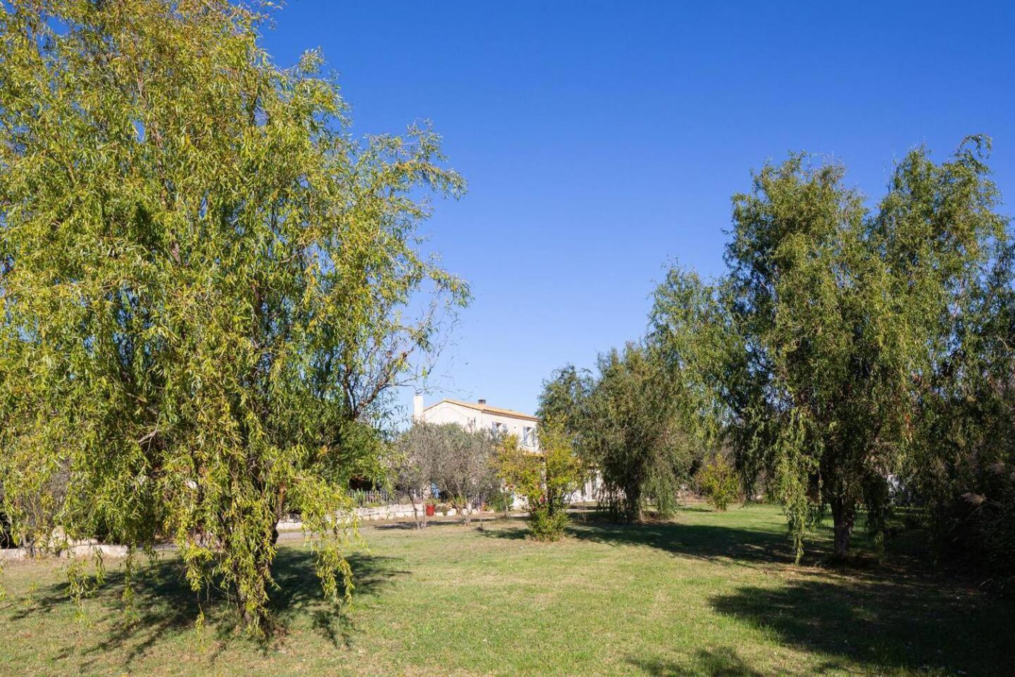 Mas Provencal De 120M2 En Camargue, Avec Piscine Et Parking Inclus, Ideal Pour Des Vacances Arles Ngoại thất bức ảnh
